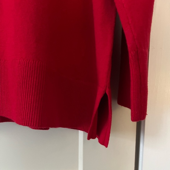 LOFT vibrant red tunic SUPER SOFT - Picture 4 of 7